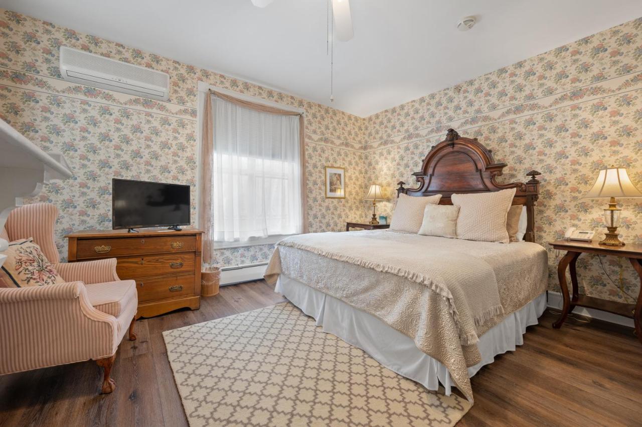 Brook Farm Inn Lenox Zewnętrze zdjęcie