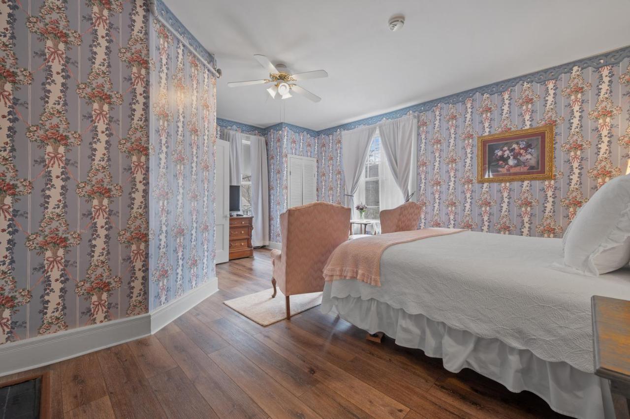 Brook Farm Inn Lenox Zewnętrze zdjęcie