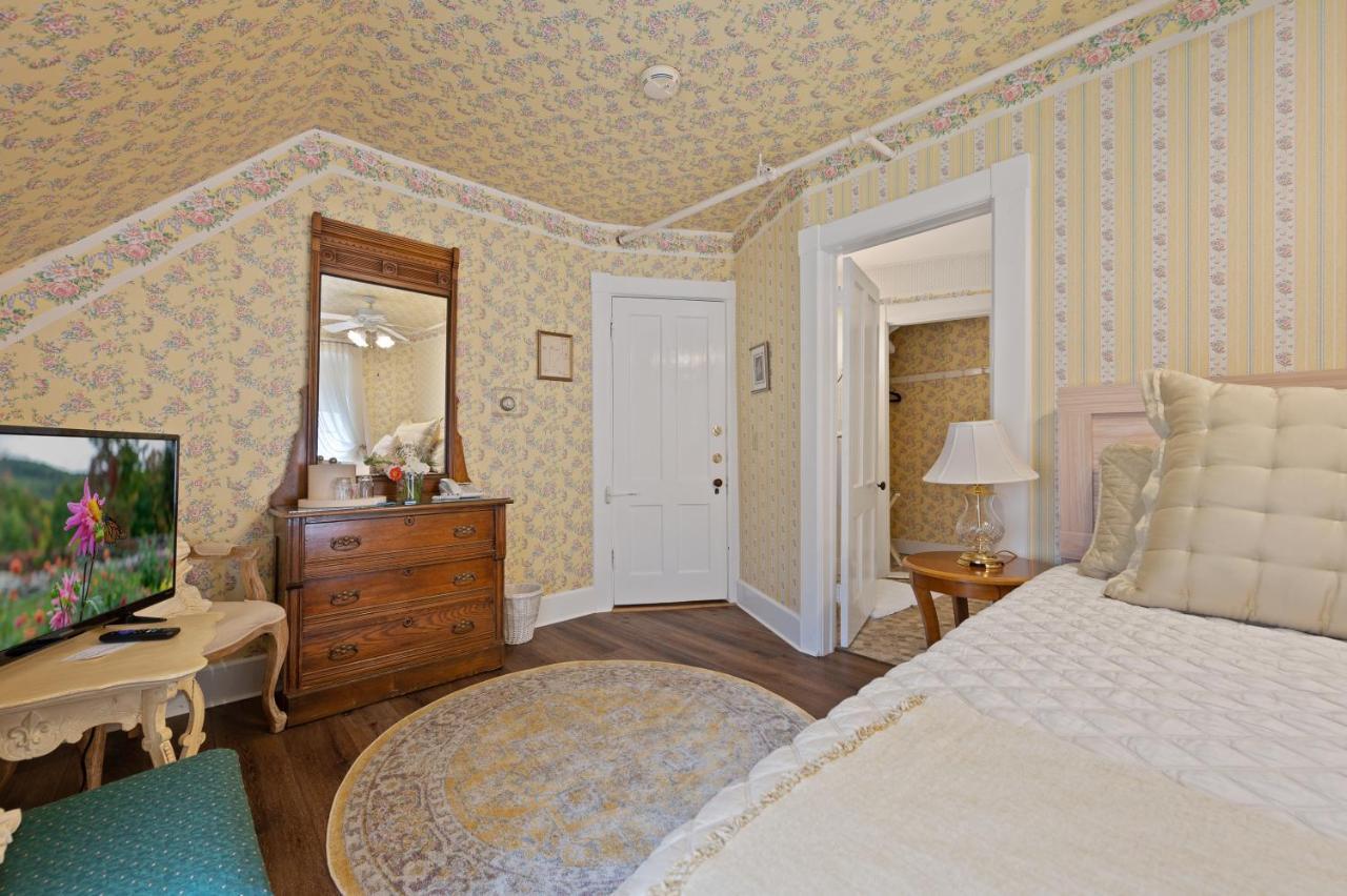 Brook Farm Inn Lenox Zewnętrze zdjęcie