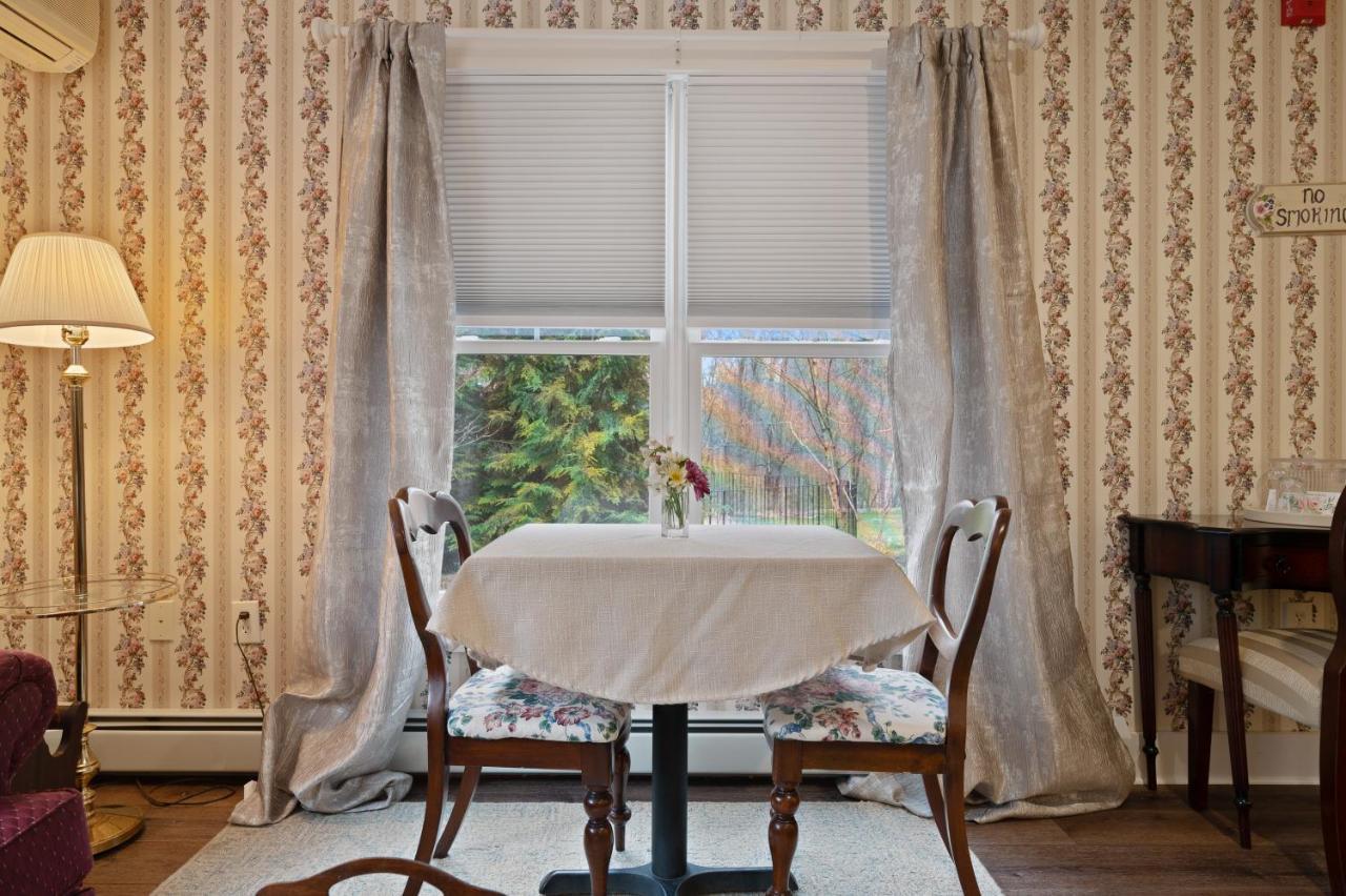 Brook Farm Inn Lenox Zewnętrze zdjęcie