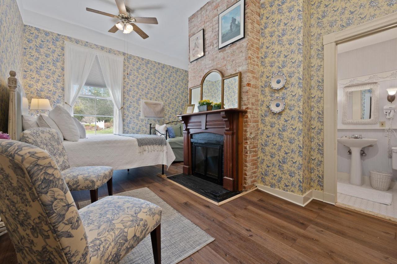 Brook Farm Inn Lenox Zewnętrze zdjęcie