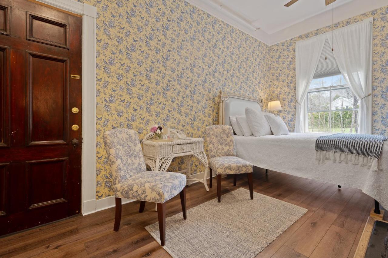 Brook Farm Inn Lenox Zewnętrze zdjęcie